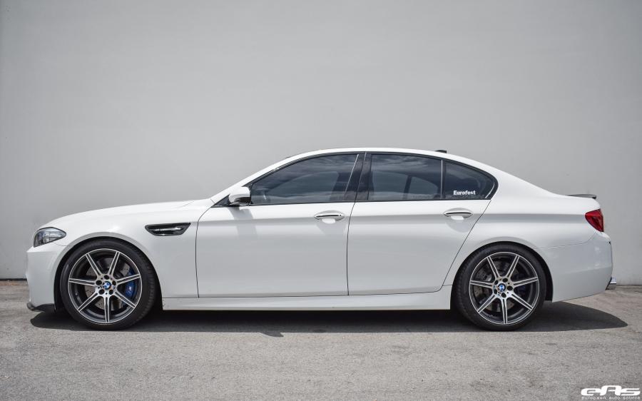  BMW M5 Alpine White by H&R and EAS 2017 года  (фото 9 из 20)